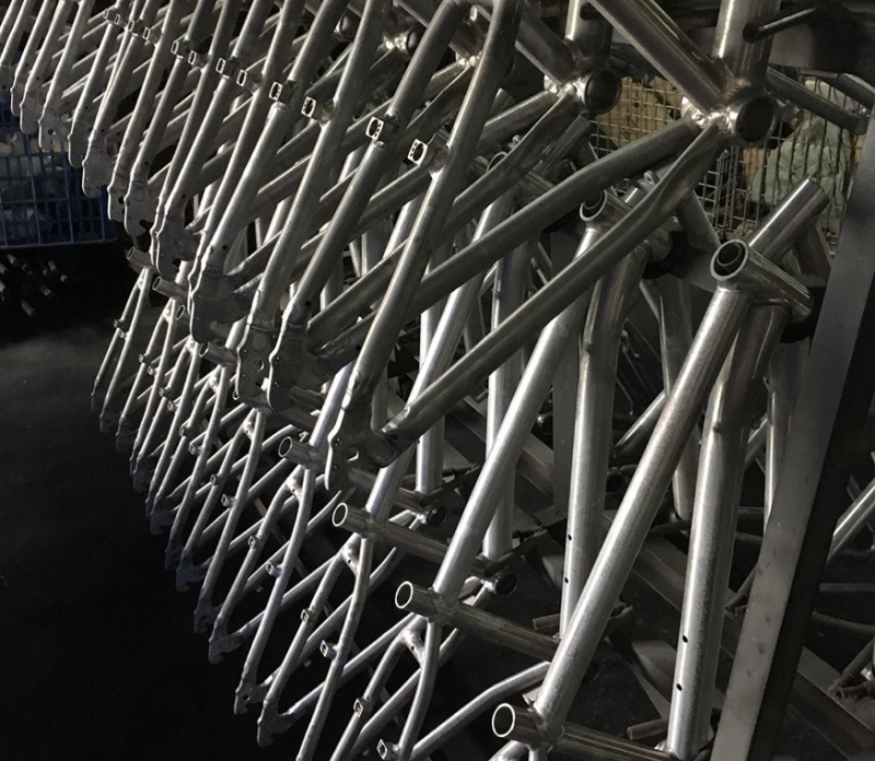 佛山鋁合金自行車車架處理